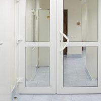 Пластиковые двери